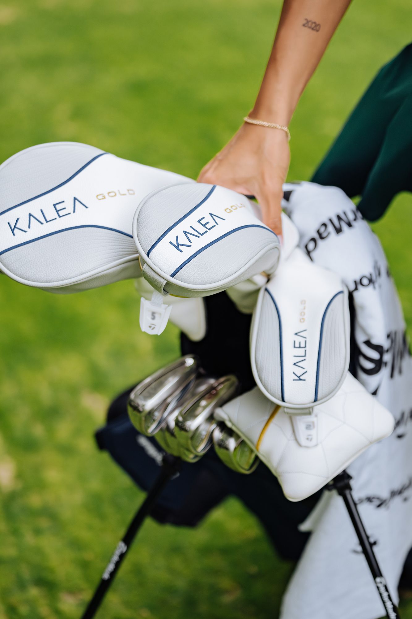 TaylorMade Women's Kalea Gold Stand Bag 10-Piece Complete Set